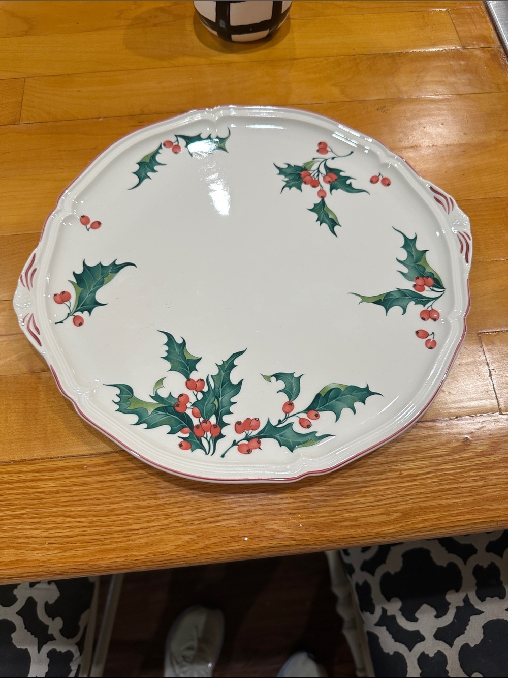 Villeroy & Boch Festive Holly Ceramic Serving Platter - White, Green, Red
